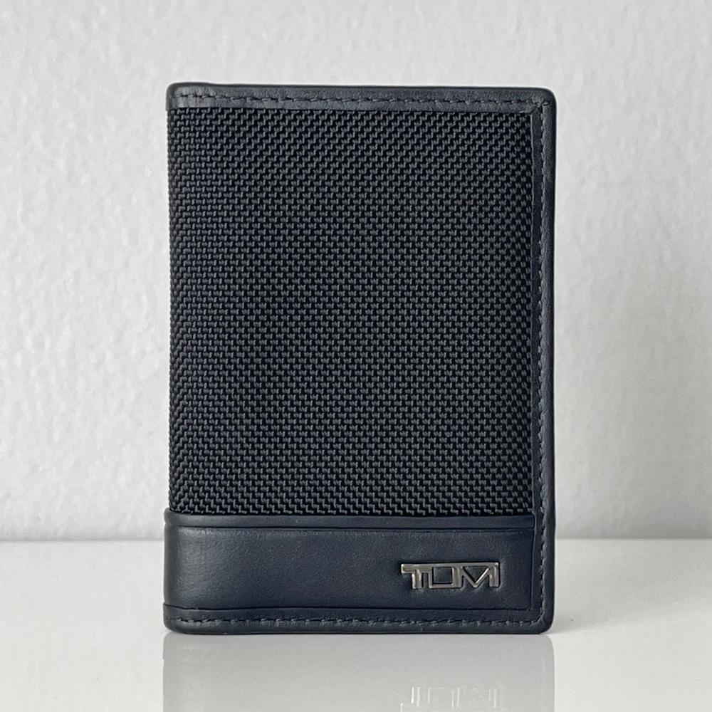 TUMI Slim Bi-Fold Small Wallet ID Holder